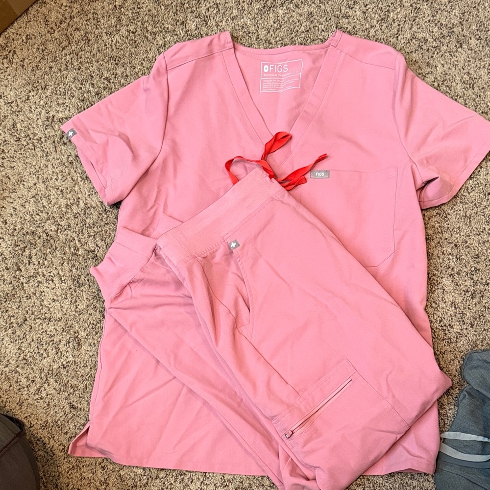 Figs Blush Pink Scrub Ensemble